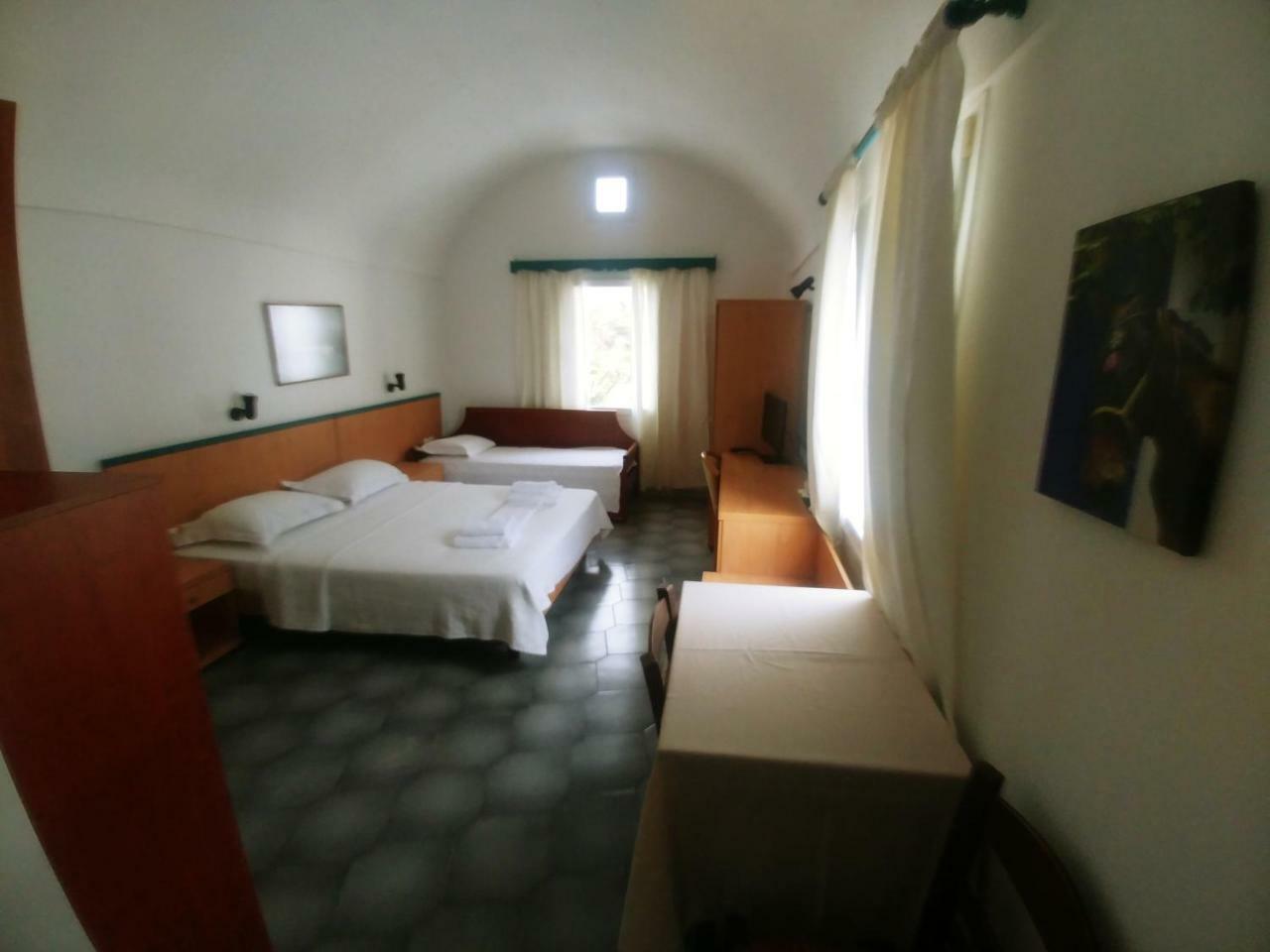 Romani Studios Perissa  Buitenkant foto